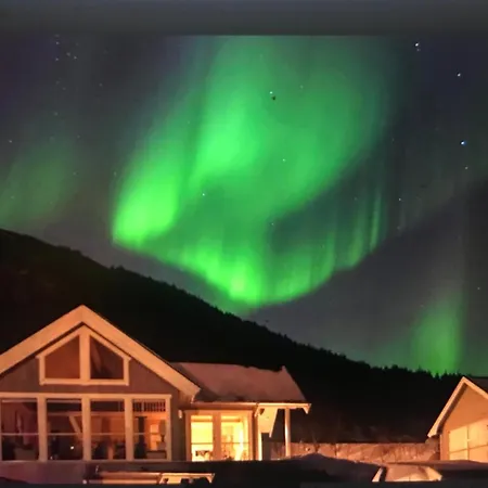 Vakantiehuis Panorama Lofoten With Jacuzzi Magic View Offersoya