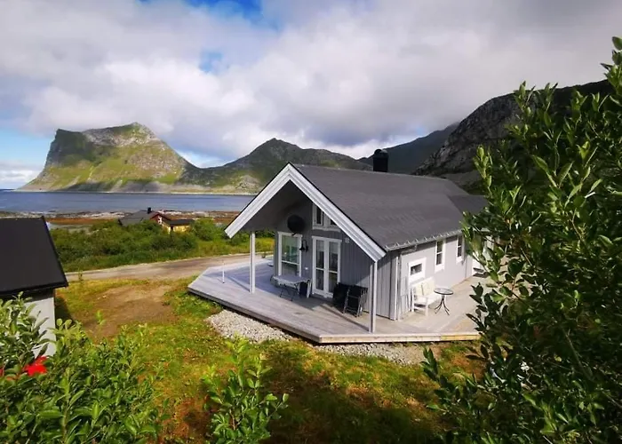Semesterbostad Panorama Lofoten With Jacuzzi Magic View Offersoya